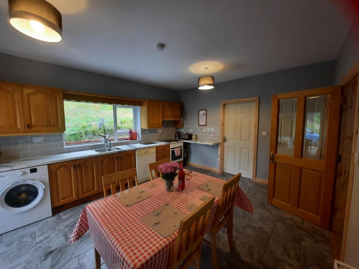 Conneelys Cottage, Connemara, Clifden, H71Y096 Экстерьер фото
